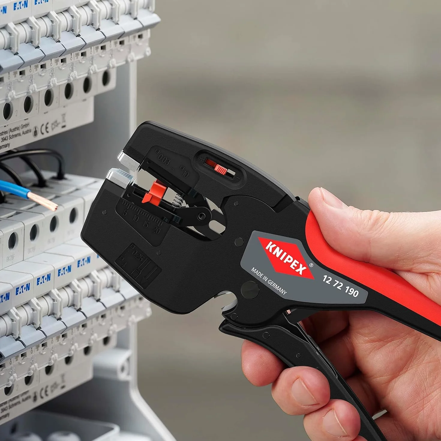 KNIPEX NexStrip Herramienta multifuncional para electricistas en blister con fundas de plástico antideslizantes 190 mm, 12 72 190 SB