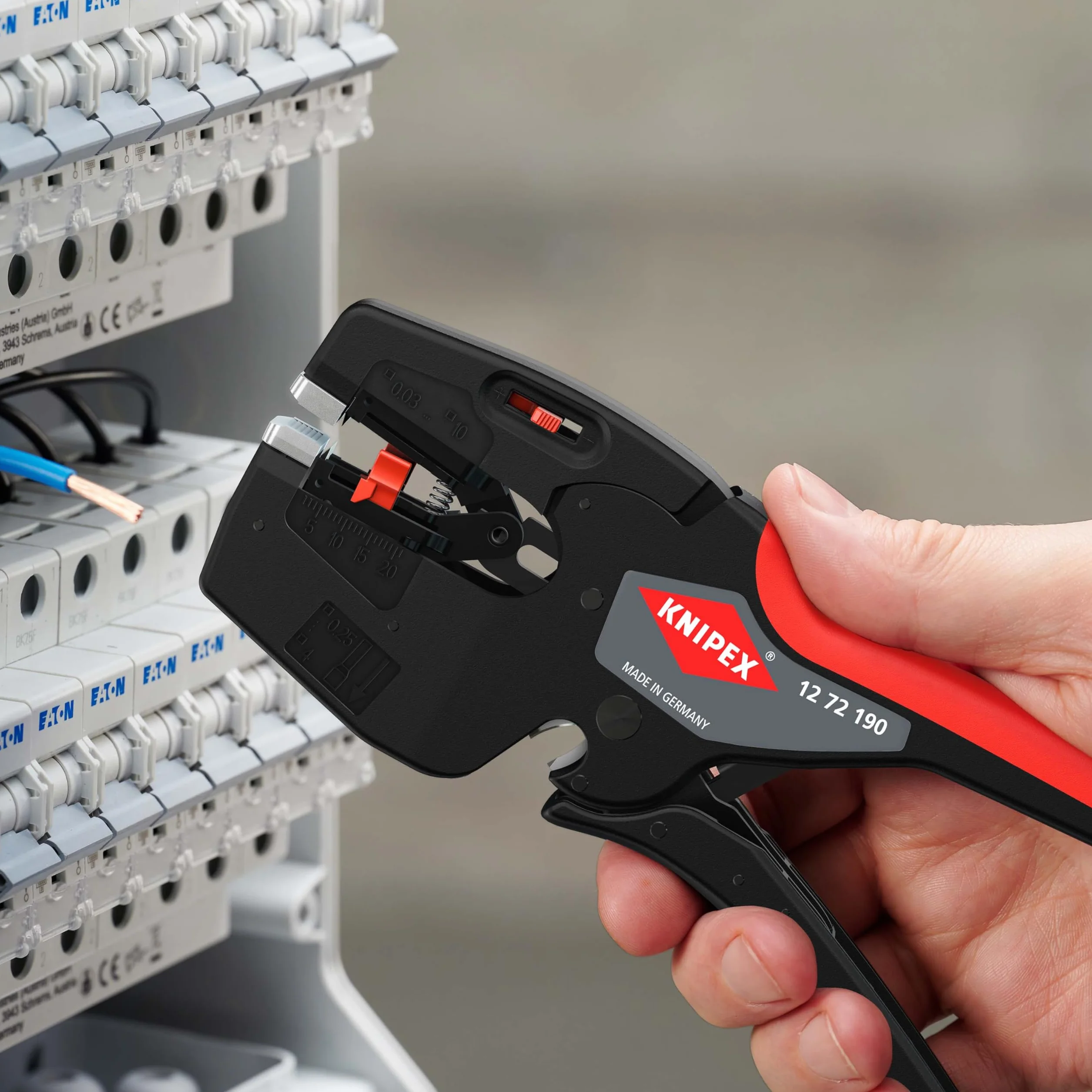 KNIPEX NexStrip Herramienta multifuncional para electricistas en blister con fundas de plástico antideslizantes 190 mm, 12 72 190 SB